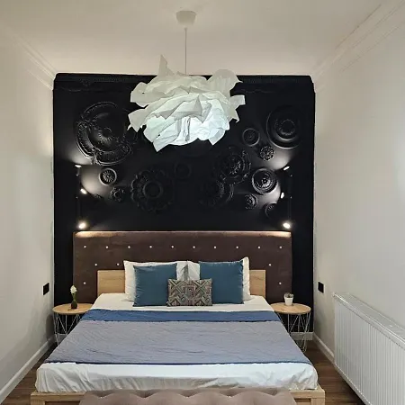 Black Room Apartment Mukacheve Exterior photo