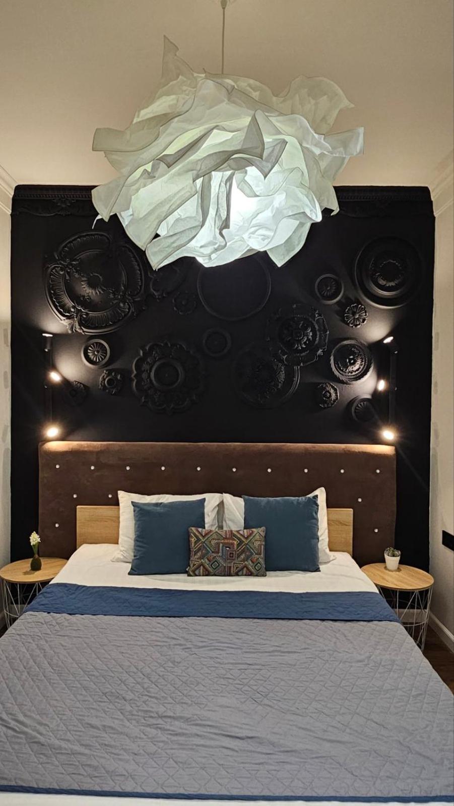 Apartment Black